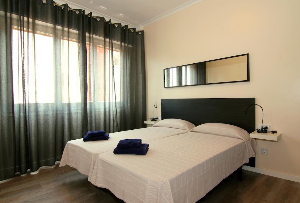 ClassBedroom Gaudí Apartments Barcelona Habitación foto